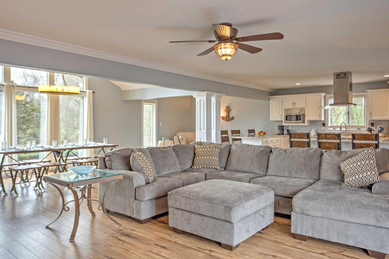 Monticello Home With Multi-Level Deck On 2 Acres! Exterior foto